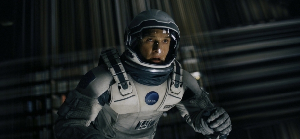 Список лучших фантастических фильмов про события в открытом космосе при путешествии на другую планету: Интерстеллар (2014)
