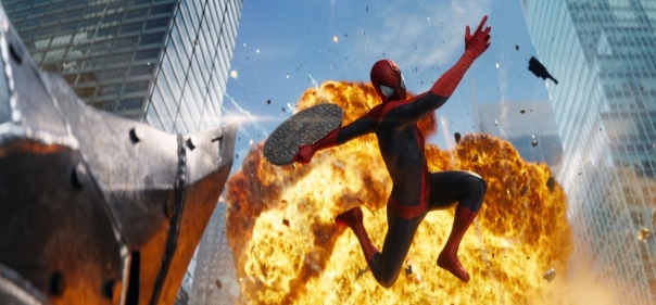 Список лучших фантастических фильмов про владеющих сверхсилой супер-героев: Новый Человек-паук: Высокое напряжение (2014)
