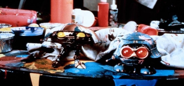 Список лучших фантастических фильмов про дружелюбных пришельцев: Батарейки не прилагаются (1987)