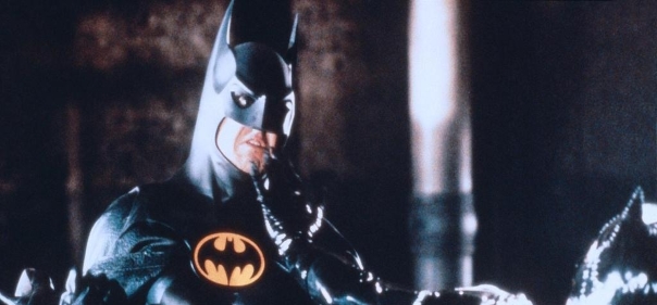 Список лучших фантастических фильмов про супер-героев, владеющих навороченным автомобилем: Бэтмен возвращается (1992)
