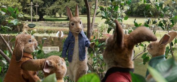Список лучших семейных приключенческих комедийных фильмов фэнтези про современный мир: Кролик Питер (2018)
