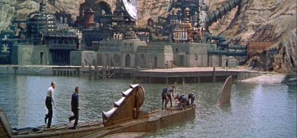 Список лучших фантастических фильмов про сверхсекретные разработки: 20000 лье под водой (1954)