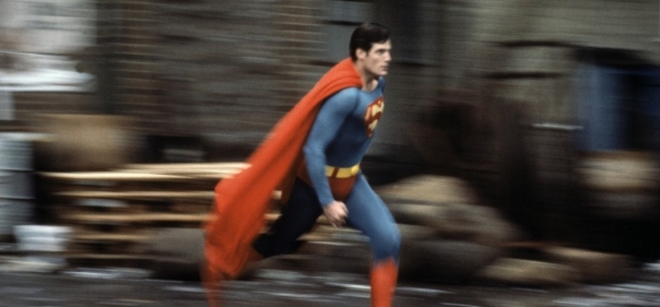 Список лучших фантастических фильмов про супер-героев, которые умеют летать: Супермен 2 (1980)