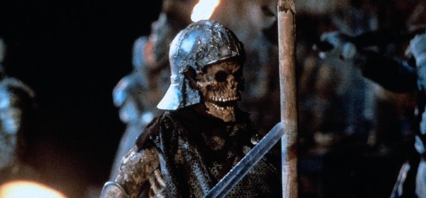 Список лучших экшн-фэнтези-хорроров: Зловещие мертвецы 3: Армия тьмы (1992)